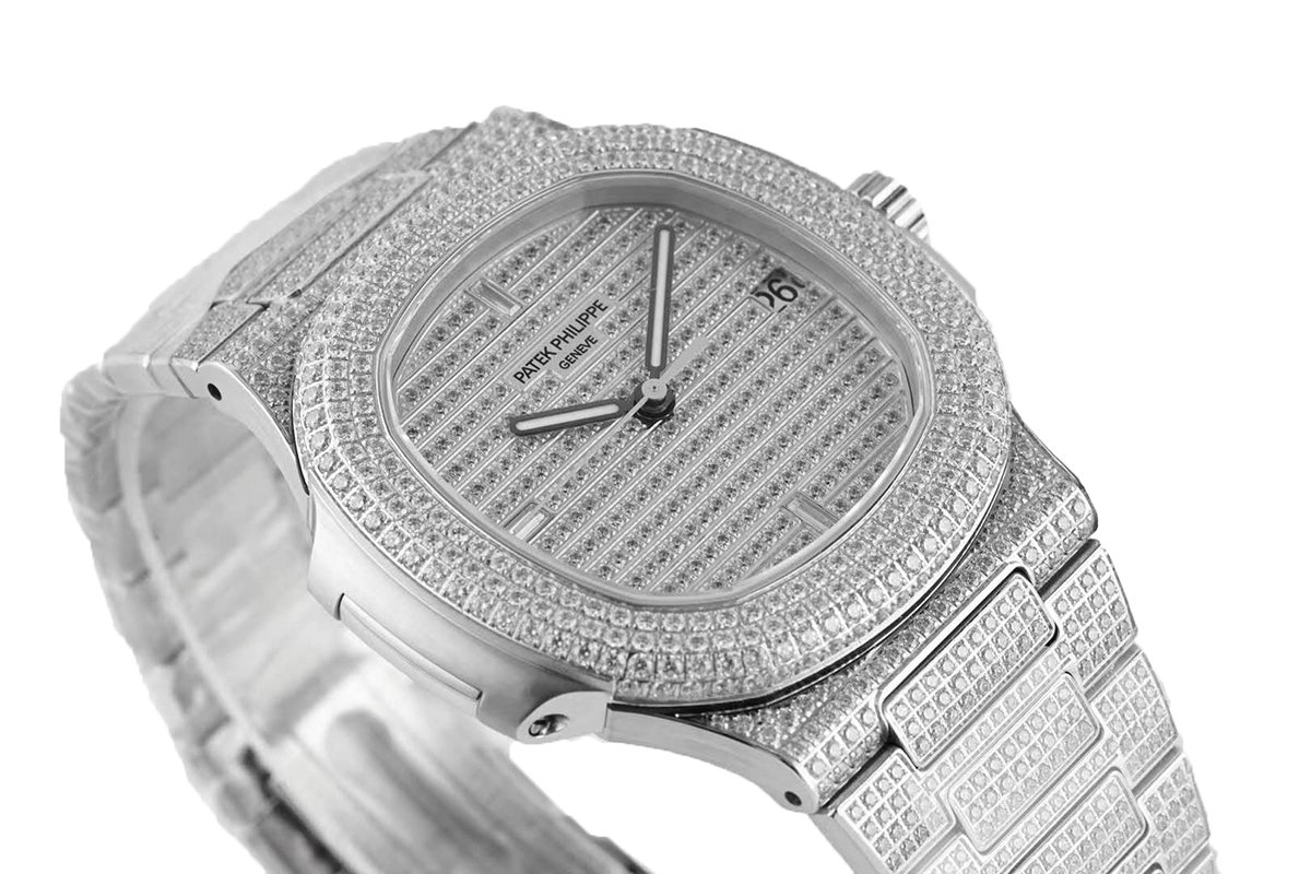 Nautilus Jumbo 5711 D1am0nd Dial in White Gold with Paved D1am0nds